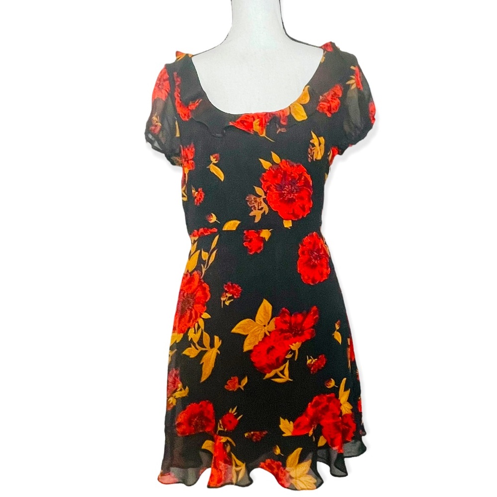 NWT LULUS Isla Mujeres Red and Black Floral Print Ruffled Dress Size Large - Picture 2 of 13